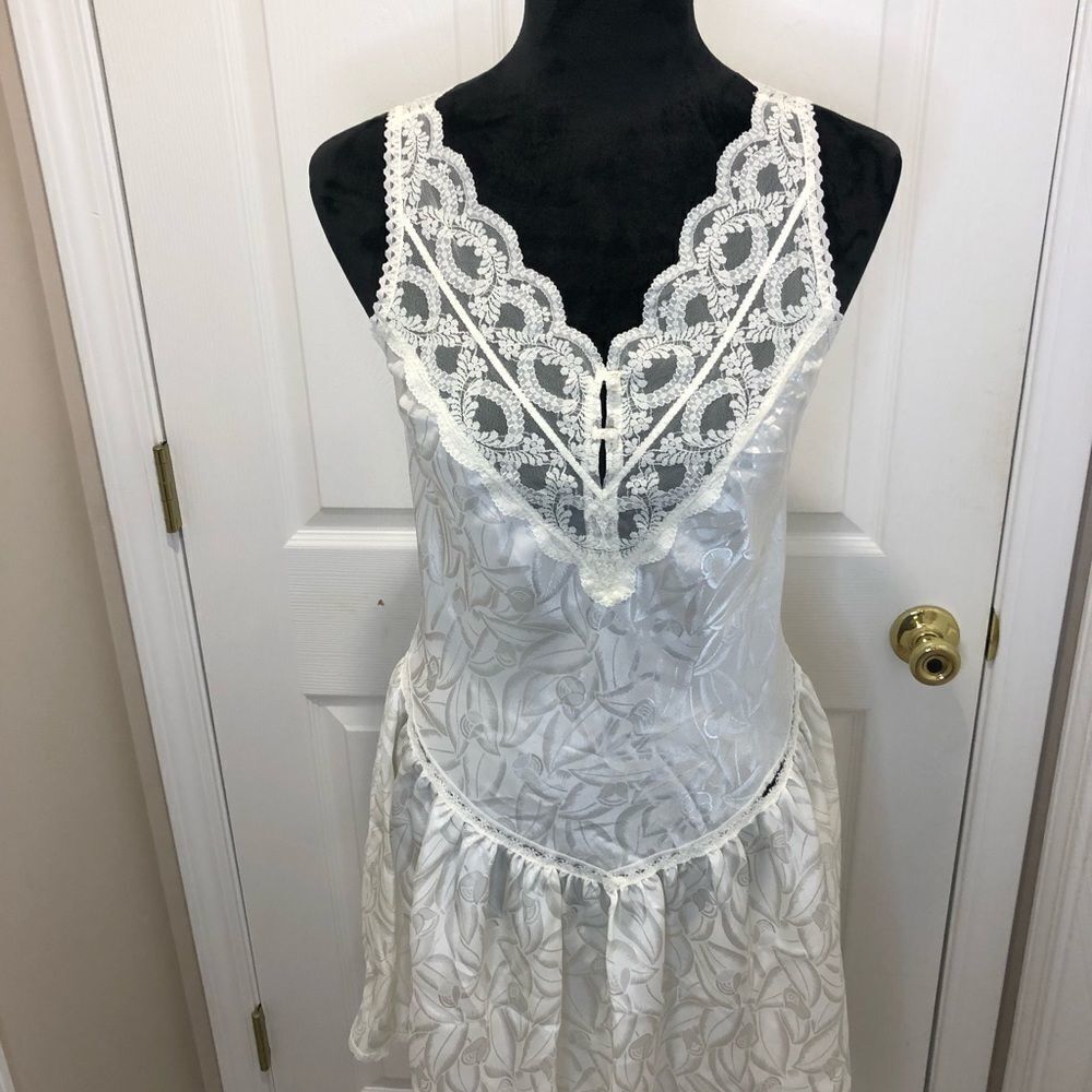 Erika Taylor vintage off white negligee nightgown, size medium - Picture 3 of 16